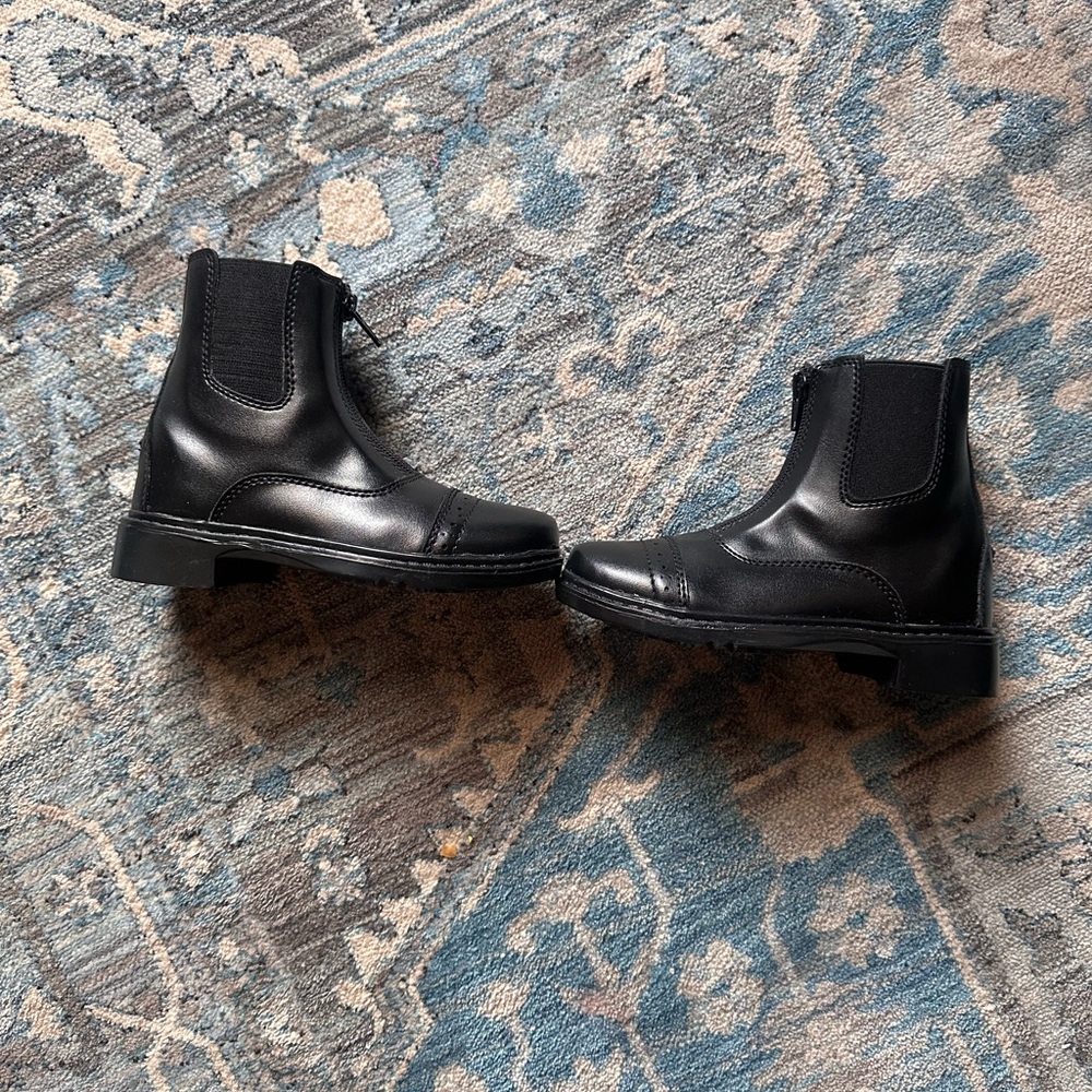 TuffRider children’s equestrian horse riding boots. Never worn!